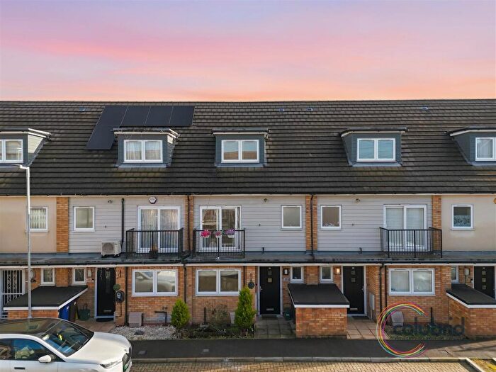 4 Bedroom Terraced House For Sale In Sartoria Close, Grays, RM20