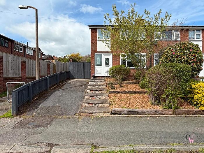 3 Bedroom Semi-Detached House For Sale In Oathills Drive, Tarporley, CW6
