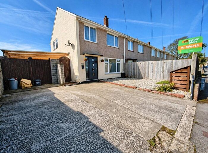 3 Bedroom Semi-Detached House For Sale In Pantycelyn Place, St. Athan, Barry, CF62