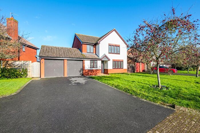 4 Bedroom Detached House For Sale In The Rowans, Silsoe, MK45