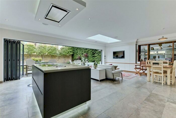 5 Bedroom Detached House To Rent In Hever Place, East Molesey, Surrey, KT8