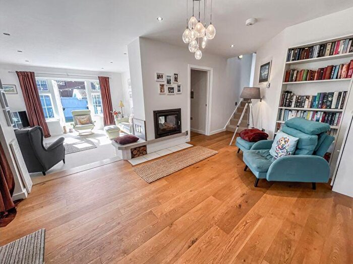 5 Bedroom Detached House For Sale In West Christchurch, BH23
