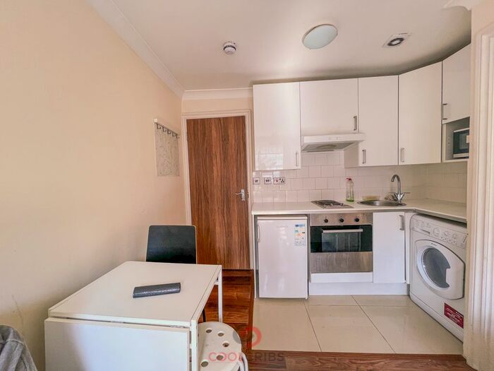 1 Bedroom Flat To Rent In Wyndham Street, Marylebone, London, W1H