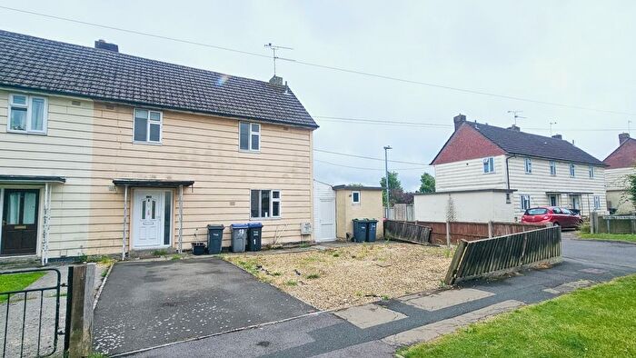 3 Bedroom Semi-Detached House To Rent In The Rosary, Royal Wootton Bassett, SN4