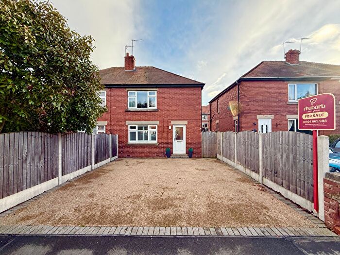 2 Bedroom Semi Detached House For Sale In Edward Drive, Outwood, Wakefield, West Yorkshire, WF1