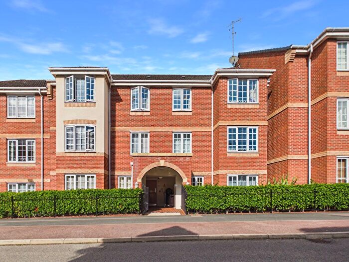 2 Bedroom Flat For Sale In Kingswell Avenue, Arnold, Nottingham, NG5