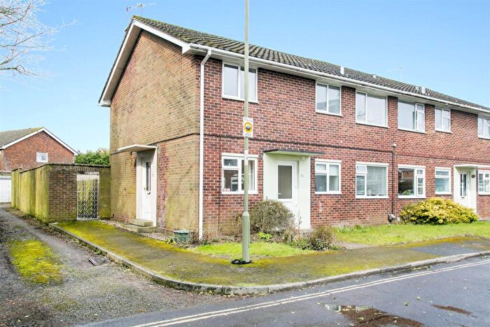 2 Bedroom Maisonette To Rent In Norn Hill Close, Basingstoke, Hampshire, RG21