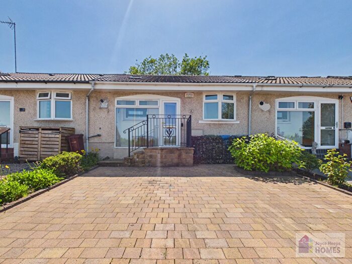 2 Bedroom Terraced Bungalow For Sale In Tay Grove, Mossneuk, East Kilbride, G75