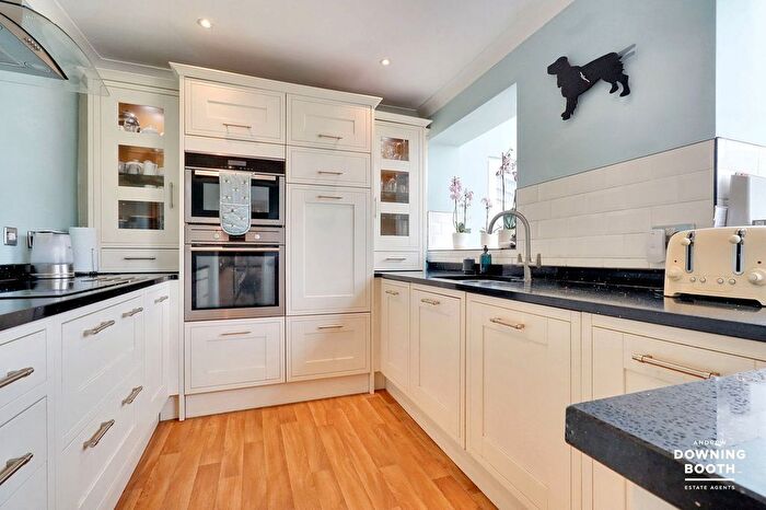 3 Bedroom Detached House For Sale In Giles Road, Lichfield, WS13