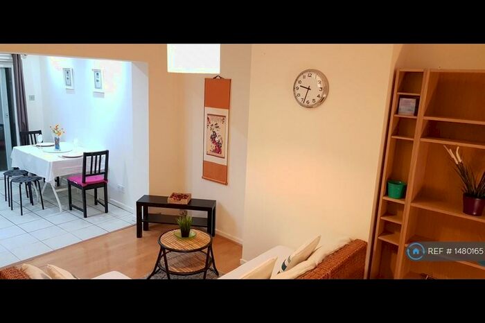 1 Bedroom Flat To Rent In Elmscroft Gardens, Potters Bar, EN6