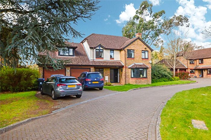 4 Bedroom Detached House To Rent In Martinsyde, Woking, Surrey, GU22
