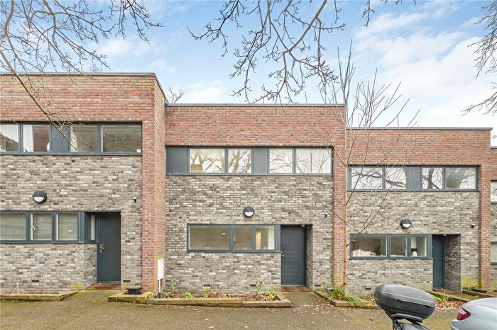 4 Bedroom House To Rent In Kings Avenue, Streatham, London, SW12