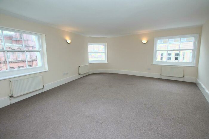 2 Bedroom Flat To Rent In The Colonnades, - North Street, Brighton, BN1