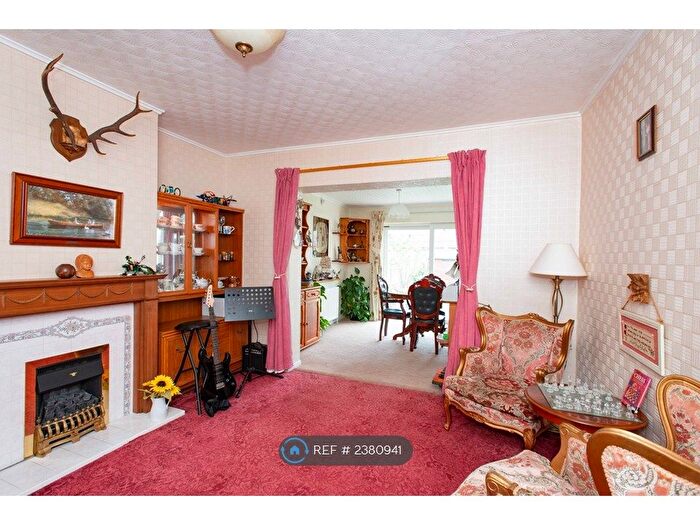 3 Bedroom Semi-Detached House To Rent In Madison Crescent, Bexleyheath, DA7