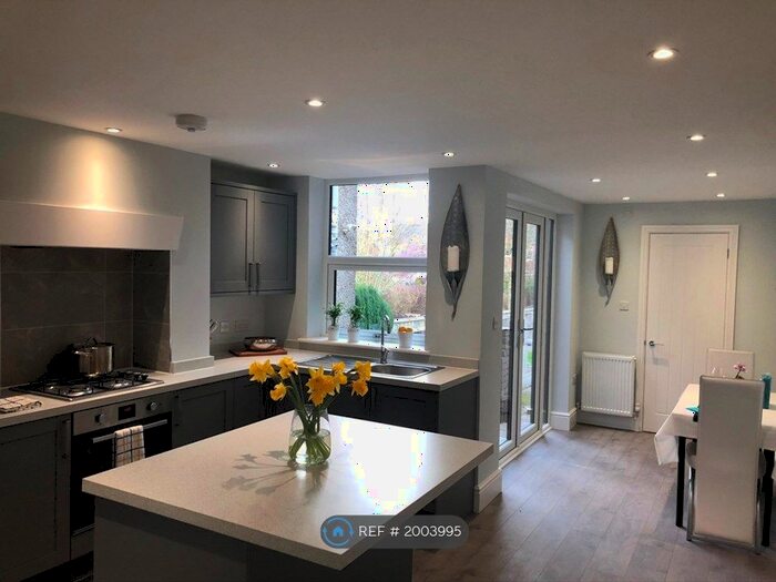 3 Bedroom Terraced House To Rent In Meadow Lane, Alfreton, DE55