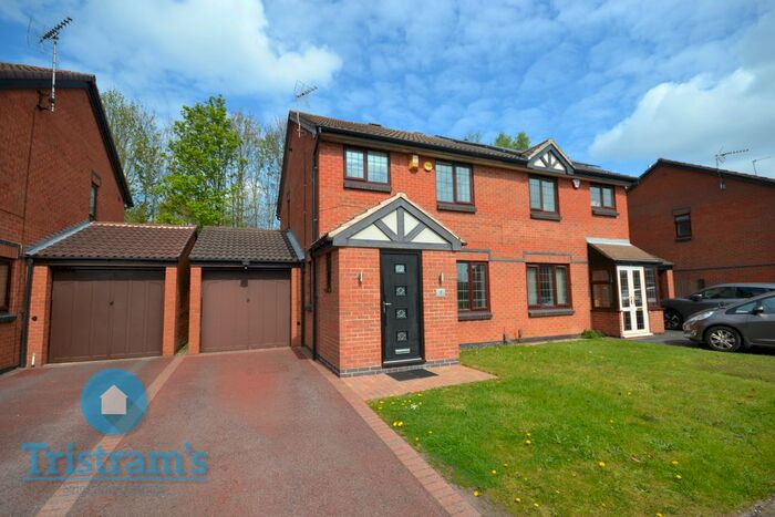 3 Bedroom Semi-Detached House To Rent In Crawford Close, Wollaton, Nottingham, NG8