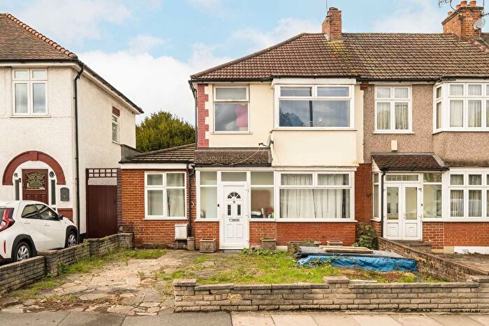 3 Bedroom Property To Rent In The Drive, Morden, SM4