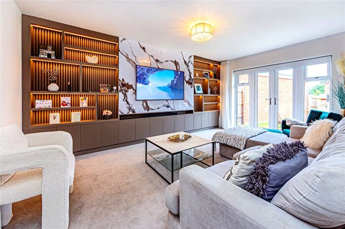 4 Bedroom Detached House For Sale In Sycamore Square, Shenley, Radlett, Hertfordshire, WD7