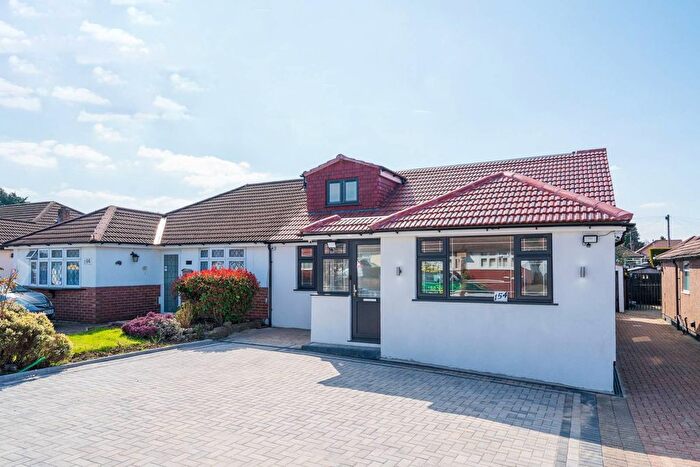 5 Bedroom Bungalow To Rent In Harrow Way, Er, Bushey, Carpenders Park, WD19