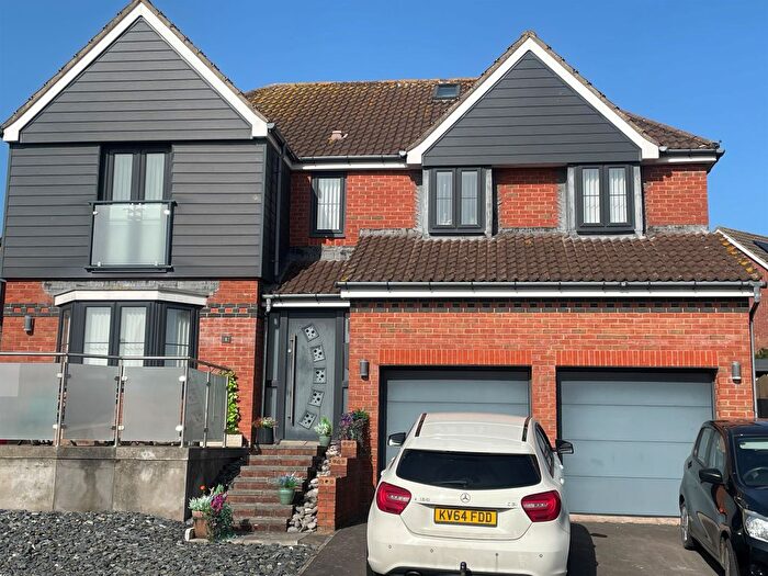 5 Bedroom Detached House For Sale In Rhodfar Mor, Rhoose, Barry, CF62