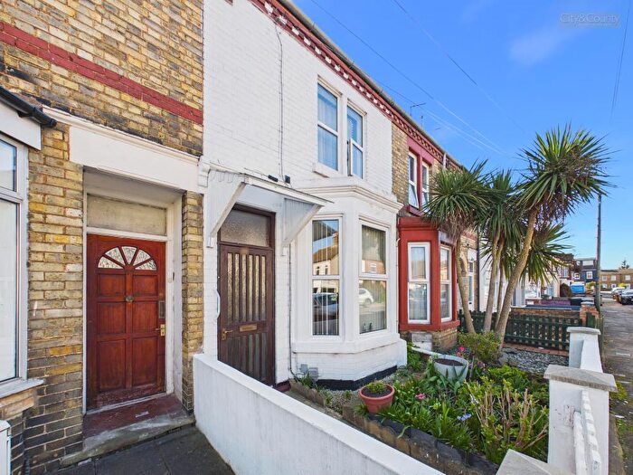 3 Bedroom Terraced House For Sale In Burmer Road, Peterborough, PE1