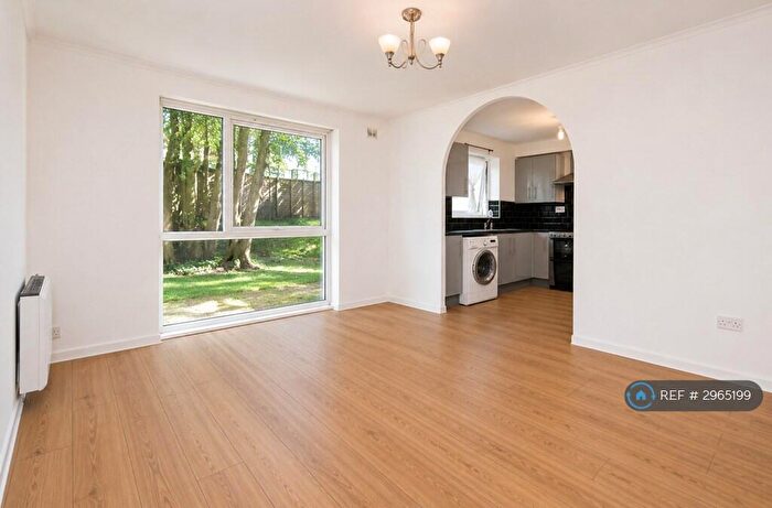 2 Bedroom Flat To Rent In Meads Court, London, E15