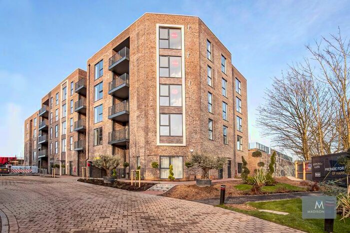 1 Bedroom Flat To Rent In Epping Gate, Loughton, IG10