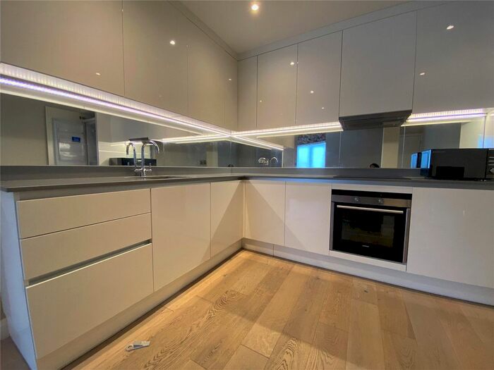 1 Bedroom Flat To Rent In Clockhouse, London, SW15