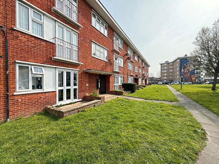 1 Bedroom Flat For Sale In Mount Pleasant, Ilford, IG1