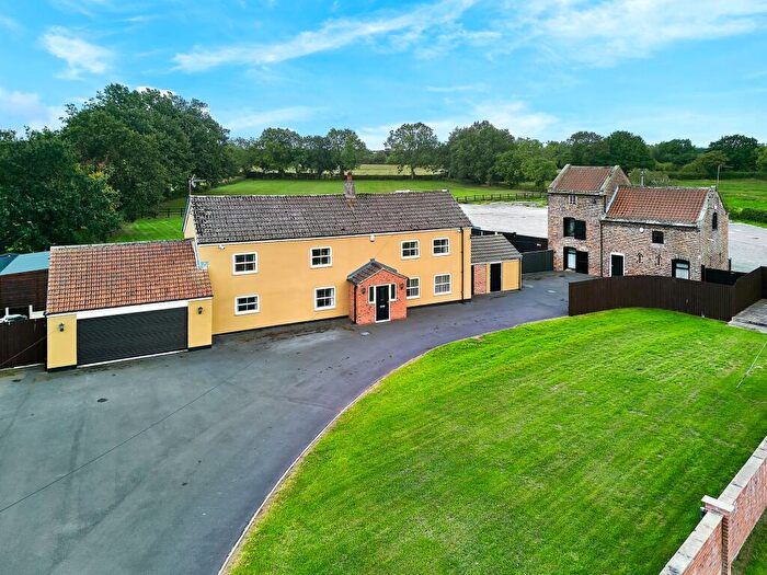 6 Bedroom Detached House For Sale In West End Cottage & The Dovecote, Sykehouse, DN14