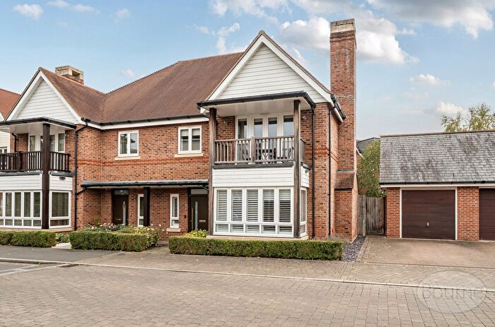 4 Bedroom Semi-Detached House For Sale In Willowbourne, Fleet, Hampshire, GU51