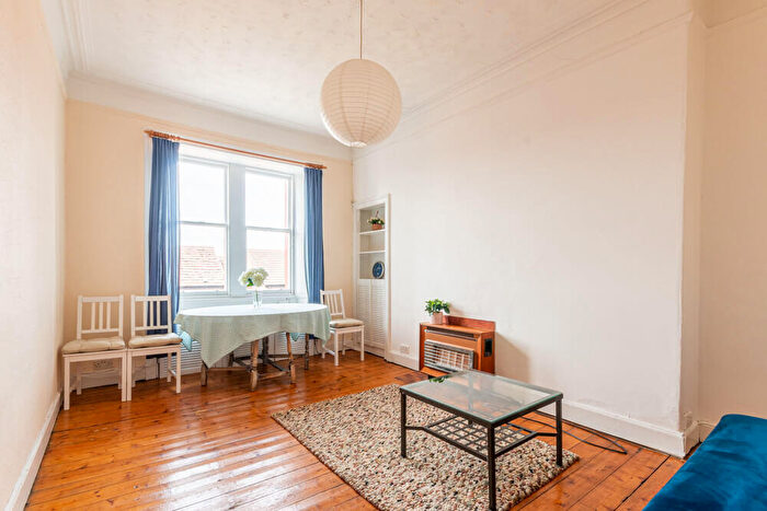 1 Bedroom Flat To Rent In L Bryson Road, Edinburgh, EH11