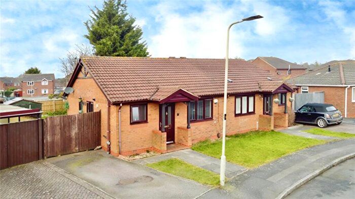 2 Bedroom Bungalow For Sale In Wensum Close, Hinckley, Leicestershire, LE10