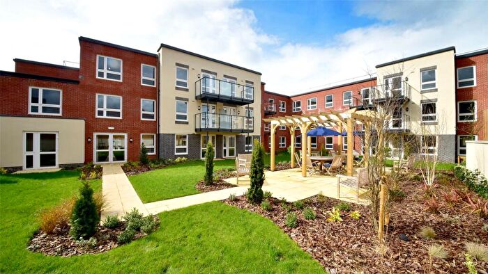 2 Bedroom Flat For Sale In Kings Heath, Birmingham, West Midlands, B14