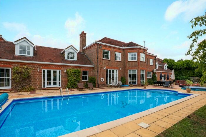 6 Bedroom Terraced House For Sale In Northaw Place, Coopers Lane, Potters, Hertfordshire, EN6