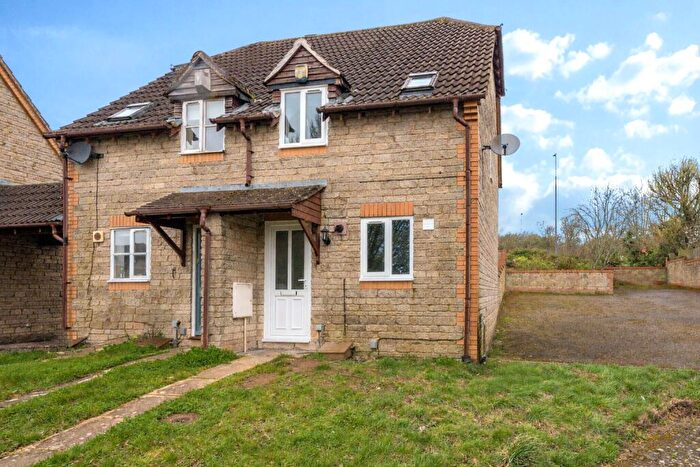 2 Bedroom Semi Detached House For Sale In Muirfield, Warmley, Bristol, Gloucestershire, BS30