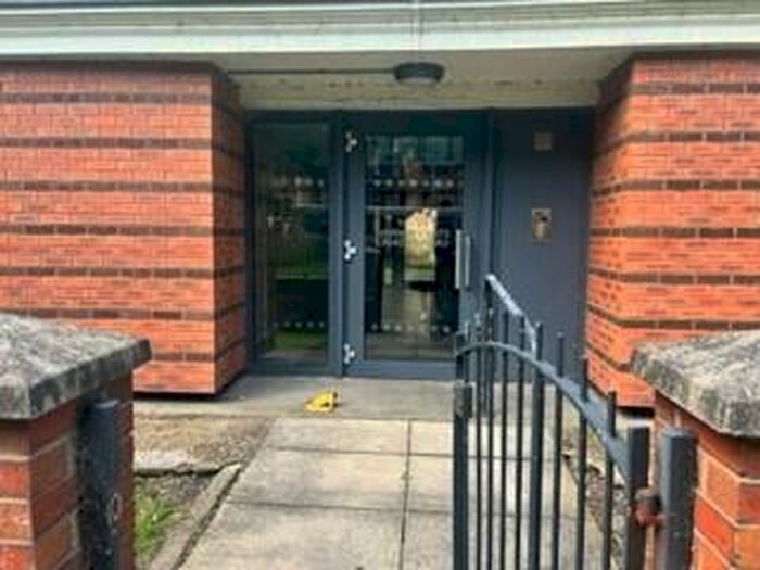 2 Bedroom Flat To Rent In Linacre Road, Bootle, Merseyside, L21