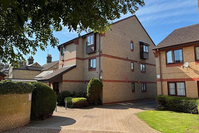 1 Bedroom Apartment For Sale In High Street, Arlesey, SG15