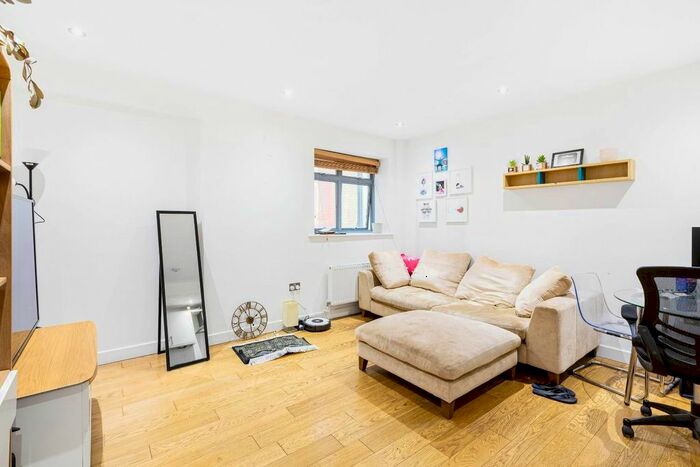 1 Bedroom Flat To Rent In Curtain Road, Shoreditch Triangle, EC2A