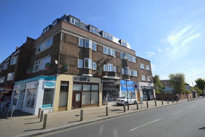 2 Bedroom Flat To Rent In High Street, Whitton, Twickenham, TW2