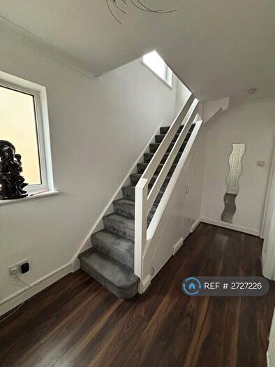 3 Bedroom Semi-Detached House To Rent In Morden Way, Sutton, SM3