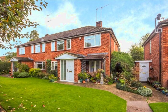 2 Bedroom Flat To Rent In Pondsmeade, Redbourn, Hertfordshire, AL3