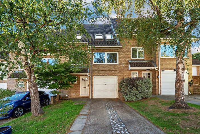 3 Bedroom Terraced House For Sale In Rolvenden Gardens, Bromley, BR1