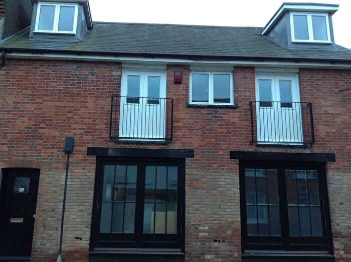 1 Bedroom Flat To Rent In Lenten Street, Alton, Hampshire, GU34
