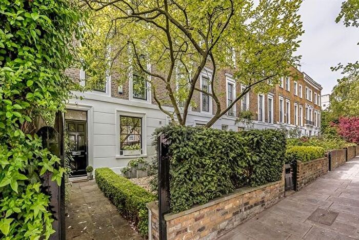 3 Bedroom Flat To Rent In Queens Grove, St Johns Wood, NW8