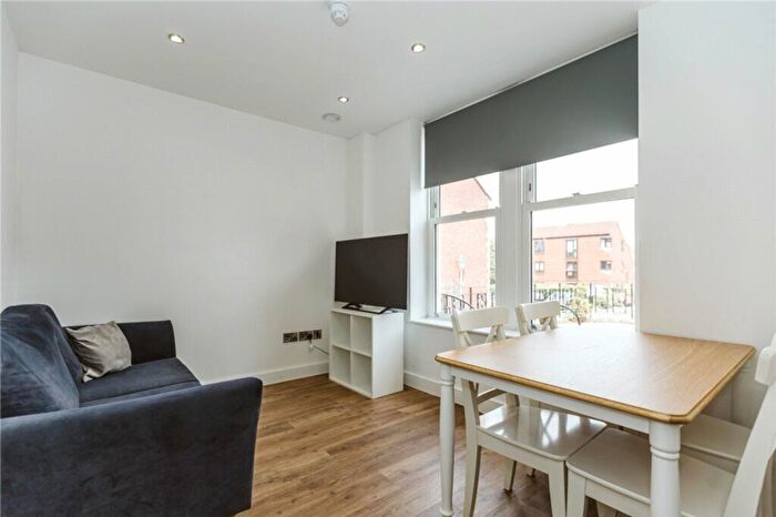 4 Bedroom Flat To Rent In Princess Of Wales, Westbourne Grove, Bristol, BS3