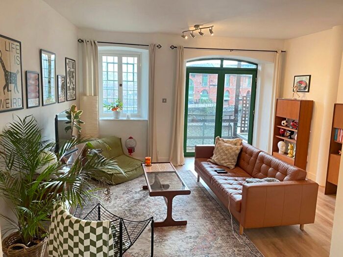 2 Bedroom Flat To Rent In The Calls, Leeds, LS2