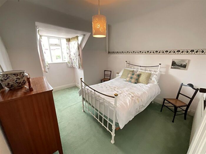 3 Bedroom Property For Sale In Newlands Avenue, Scarborough, YO12