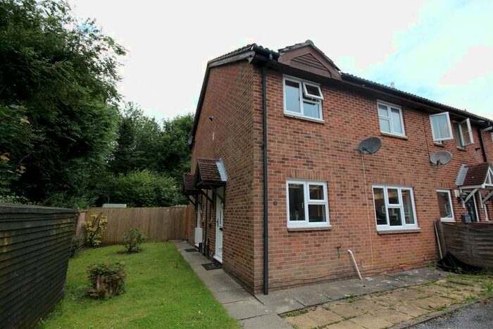 1 Bedroom End Of Terrace House To Rent In Tophill Close, Portslade, Brighton, BN41