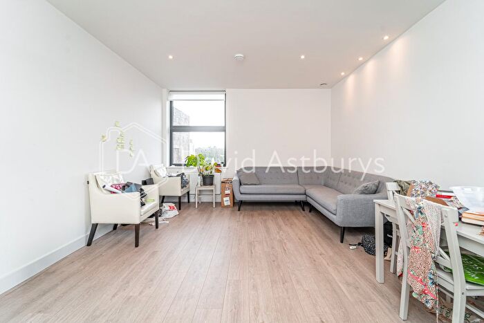 1 Bedroom Flat To Rent In Mayes Road, Wood Green, London, N22